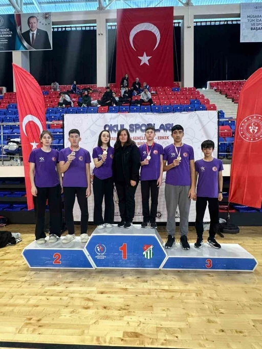Düzceli taekwondocular 4 madalya ile döndü
