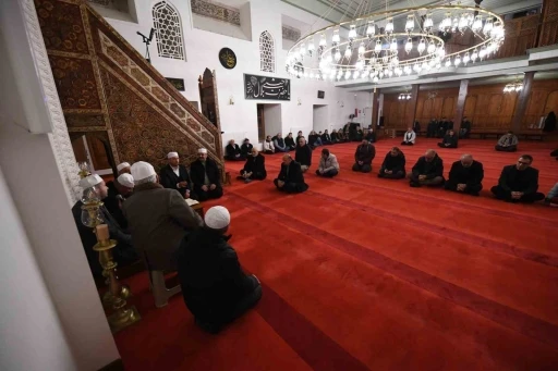 Ebediyete irtihal eden gazeteciler ve şehitler i&ccedil;in mevlid-i şerif programı d&uuml;zenlendi
