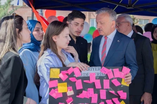 EBY&Uuml;&rsquo;de &ouml;ğrenci kul&uuml;pleri bahar şenliklerinde stant a&ccedil;tı
