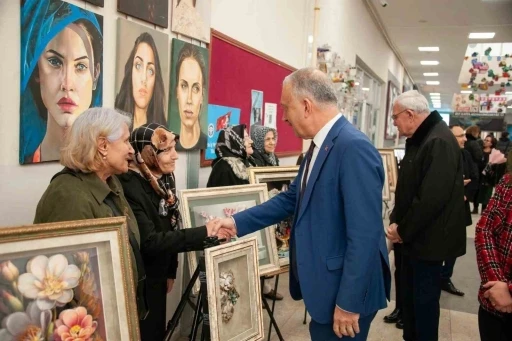 EBY&Uuml;&rsquo;de yaşam boyu &ouml;ğrenmenin sanatla buluşması
