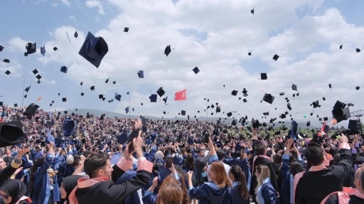 EBYÜ’nün akademik yılı mezuniyet töreni 20 Haziran’da
