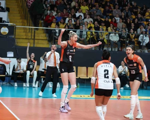 Eczacıbaşı Dynavit, derbide V. Bank&rsquo;ı 3-1&rsquo;le ge&ccedil;ti
