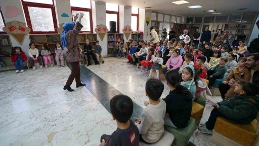 Edebiyat şehrinde &ccedil;ocuklarla masal buluşması
