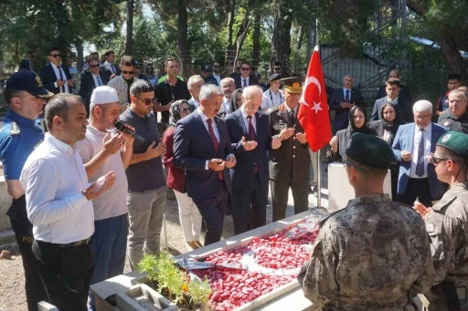 Edirne&rsquo;de 15 Temmuz Demokrasi ve Milli Birlik G&uuml;n&uuml;&rsquo;nde şehit kabirleri ziyaret edildi
