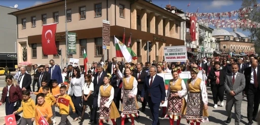 Edirne&rsquo;de 23 Nisan coşkusu Balkanlardan gelen &ouml;ğrencilerle birlikte yaşandı

