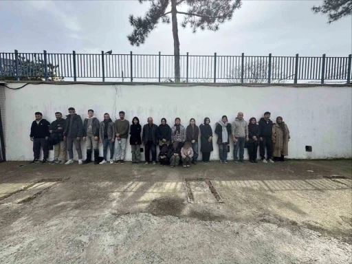 Edirne&rsquo;de 31 d&uuml;zensiz g&ouml;&ccedil;men yakalandı, 3 ş&uuml;pheli g&ouml;zaltına alındı
