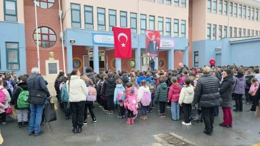 Edirne&rsquo;de 6 şubat depreminde hayatını kaybedenler i&ccedil;in saygı duruşu
