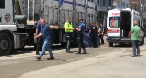 Edirne&rsquo;de kamyonun &ccedil;arptığı yaya hayatını kaybetti
