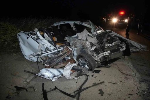 Edirne’de kaza: Tıra çarptıktan sonra hurdaya dönen otomobilin sürücüsü ağır yaralandı
