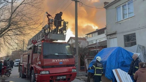 Edirne&rsquo;de k&ouml;m&uuml;rl&uuml;kler alevlere teslim oldu
