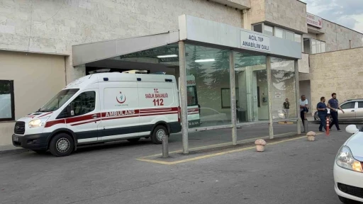 Edirne’de otomobille çarpışan motosikletli ağır yaralandı
