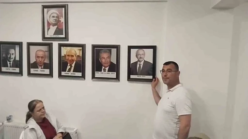 Edirne&rsquo;de partililer CHP il binası &ouml;n&uuml;nde toplandı
