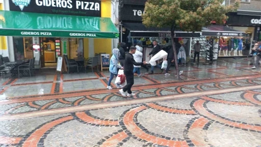 Edirne’de sağanak sonrası dolu yağdı
