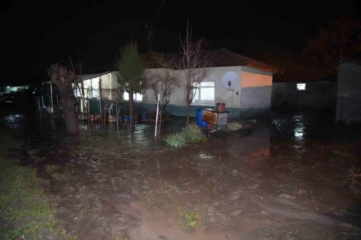 Edirne&rsquo;de sağanak su baskınlarına yol a&ccedil;tı
