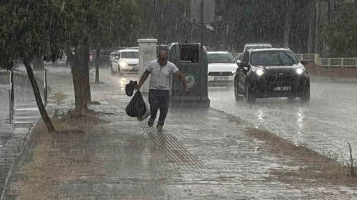 Edirne&rsquo;de sağanak yağış etkili oldu
