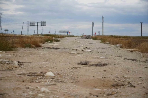 Edirne’de yol çilesi bitmiyor: Bozuk yol araçlara zarar veriyor
