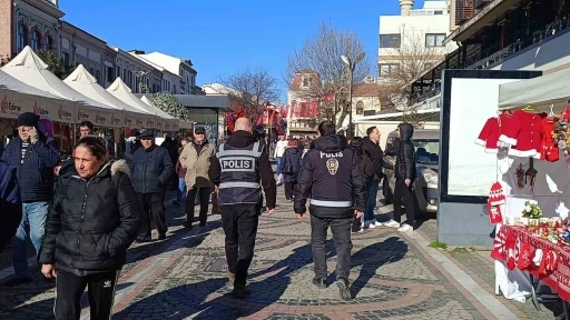 Edirne polisi işlek noktalarda g&uuml;venliği arttırdı
