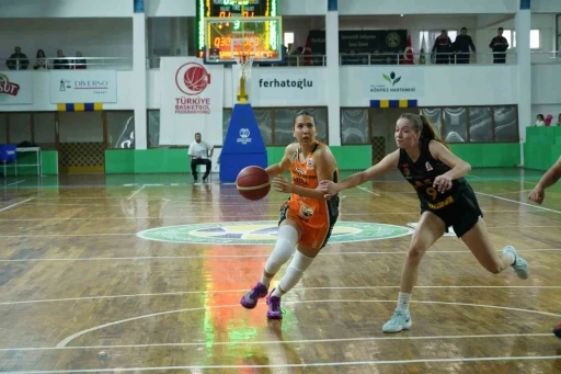 Edremit Belediyesi G&uuml;respor evinde kazandı, liderliğini s&uuml;rd&uuml;rd&uuml;
