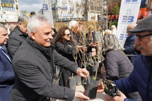 Edremit Belediyesi’nden Orman Haftası’nda ücretsiz fidan dağıtımı
