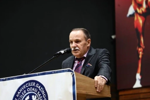 Edremit Kahveciler Odası&rsquo;nda Mustafa Aydoğan g&uuml;ven tazeledi
