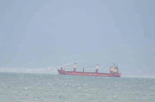 Edremit K&ouml;rfezi y&uuml;k gemilerine sığınak odu
