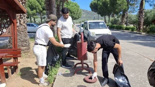 Edremit MYO &ouml;ğrencilerinden &ccedil;evre temizliği
