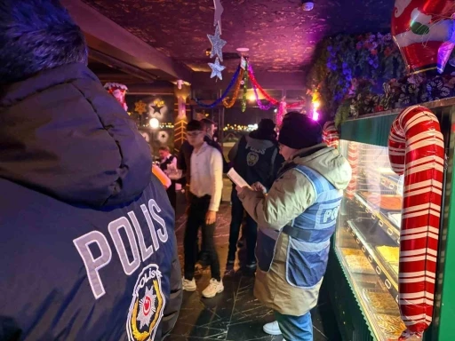 Edremit polisi yılbaşında kuş u&ccedil;urtmadı
