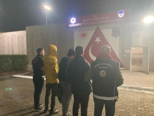 Edremit’te göçmen kaçakçılığı operasyonu: 3 tutuklama
