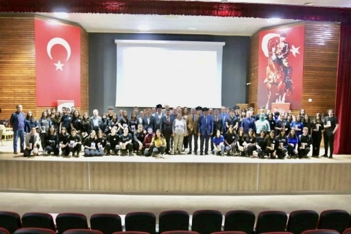 Edremit’te &quot;Okur-Yazar Buluşması&quot;nın üçüncüsü gerçekleştirildi
