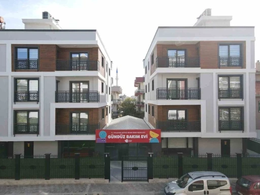 Efeler Belediyesi Gündüz Bakımevi’nde 3 yaşındaki çocuğun eşyalarının kapıya bırakıldığı iddiası
