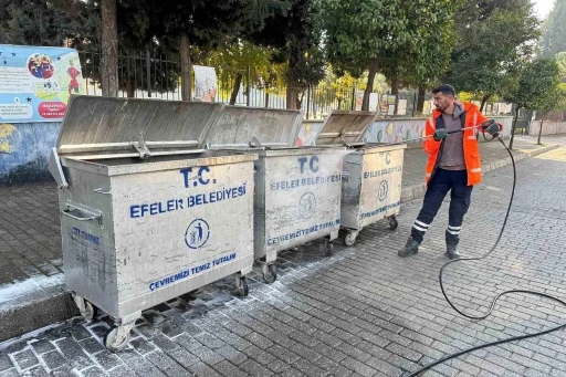 Efeler Belediyesi&rsquo;nden bayram temizliği
