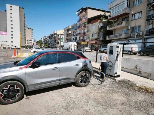 Efeler Belediyesi&rsquo;nin elektrikli ara&ccedil; şarj istasyonları hizmette
