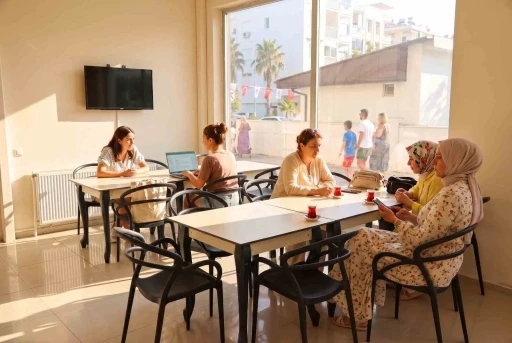 Efeler Belediyesi&rsquo;nin projeleri vatandaşlardan ilgi g&ouml;r&uuml;yor
