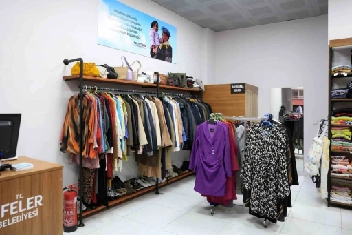 Efeler Belediyesi&rsquo;nin Sosyal Destek Giyim Noktası 2 haftada 80 haneye ulaştı
