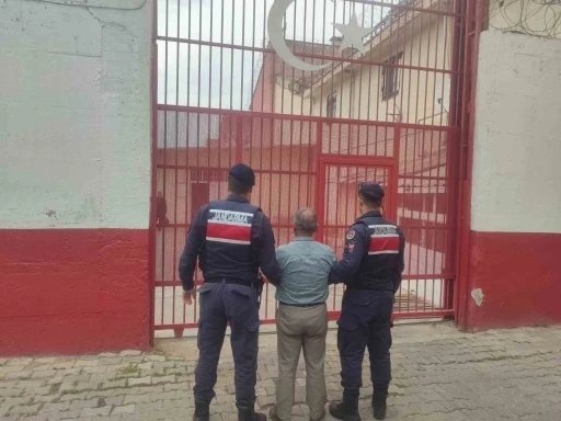 Efeler’de 11 yıl hapis cezası ile aranan şahıs yakalandı
