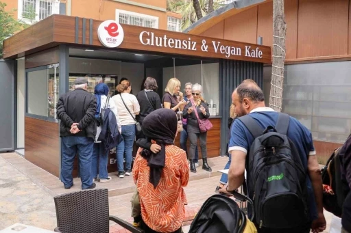 Efeler&rsquo;de &ccedil;&ouml;lyak hastalarına g&uuml;venli lezzet durağı
