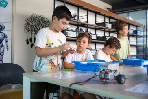 Efeler&rsquo;de geleceğin yazılımcıları yetişiyor
