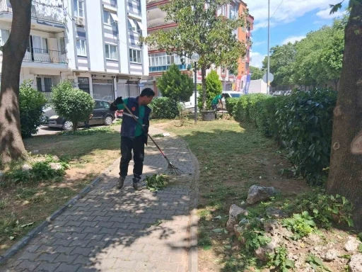 Efeler&rsquo;de parklar yaza hazırlanıyor
