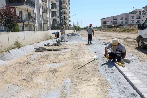 Efeler&rsquo;de yol yatırımları s&uuml;r&uuml;yor
