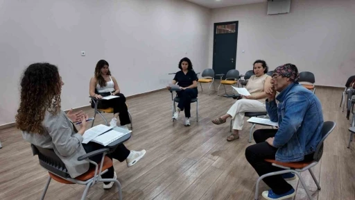 Efeler&rsquo;in Psikososyal Destek Merkezleri vatandaşlara dokunmaya devam ediyor
