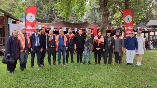 Efeler ve Yörükler huzurevi bahçesine kıl çadır kuruldu

