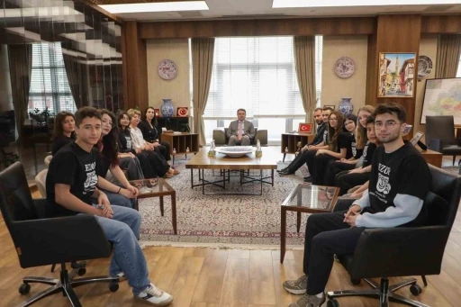 Ege Şampiyonu EZOP Tiyatro, T&uuml;rkiye finallerinde K&uuml;tahya&rsquo;yı temsil edecek
