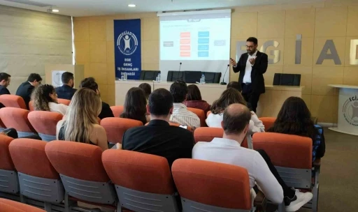 EGİAD üyelerine, küresel belirsizlik ortamında yol alma semineri
