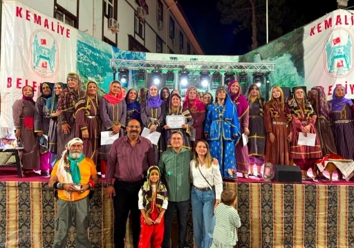 Eğin kınası ve mani atışması geleneği yaşatıldı
