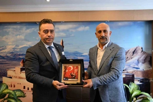 Eğitim-Bir-Sen Ağrı Şubesi, okullardaki g&uuml;venlik tedbirleri i&ccedil;in &Ouml;nder&rsquo;e teşekk&uuml;r etti
