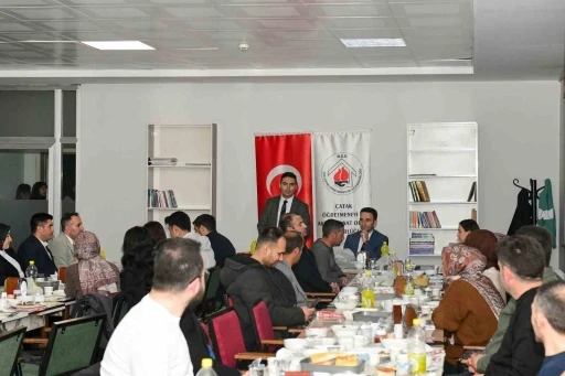 Eğitim camiası iftar yemeğinde buluştu
