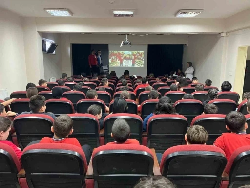 Eğitim Fak&uuml;ltesi&rsquo;nden otizm farkındalığına katkı
