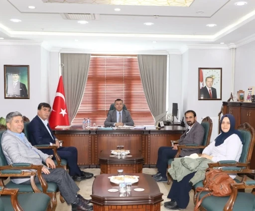 Eğitimcilerin talepleri Demirci’de masaya yatırıldı
