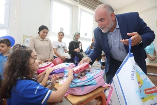 Eğitime Canik damgası
