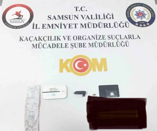 Ehliyet sınavına kopya düzeneğiyle girerken yakalandılar
